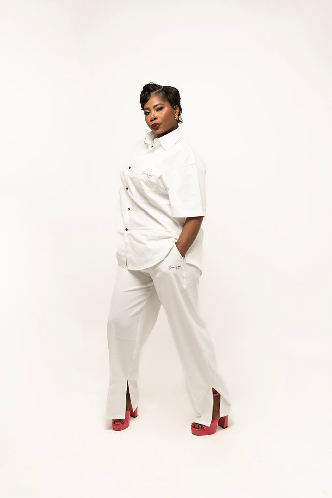 PANTALON HAUTE COUTURE EN POLYESTER IMPRIMÉ LOGO CREKMONGA PARIS, DEUX FENTES