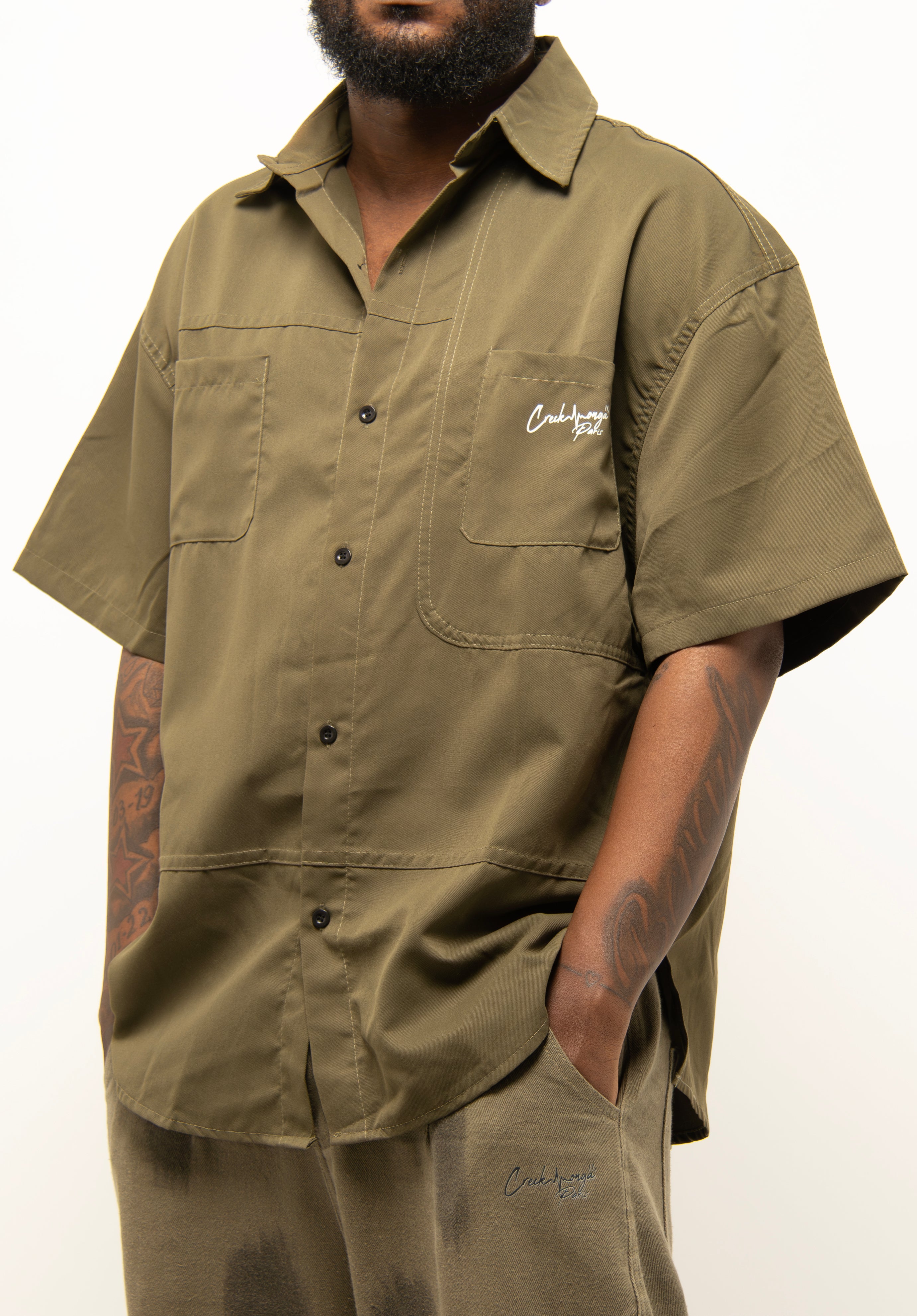 CHEMISE HAUTE COUTURE À MANCHE COURTE, COUPE OVERSIZE, À DEUX FENTES, EN POLYESTER ET COTON IMPRIMÉ – CREKMONGA PARIS